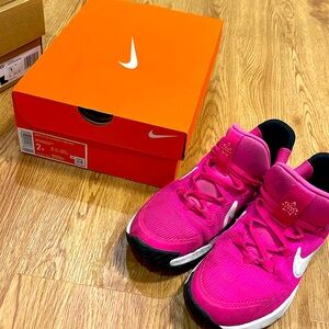 Nike Girl Sneaker 2Y